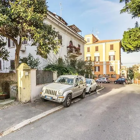Rome Apartment San Pietro - Monte Del Gallo Holiday home Rome